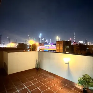 Pensjonat White House, Dubaj